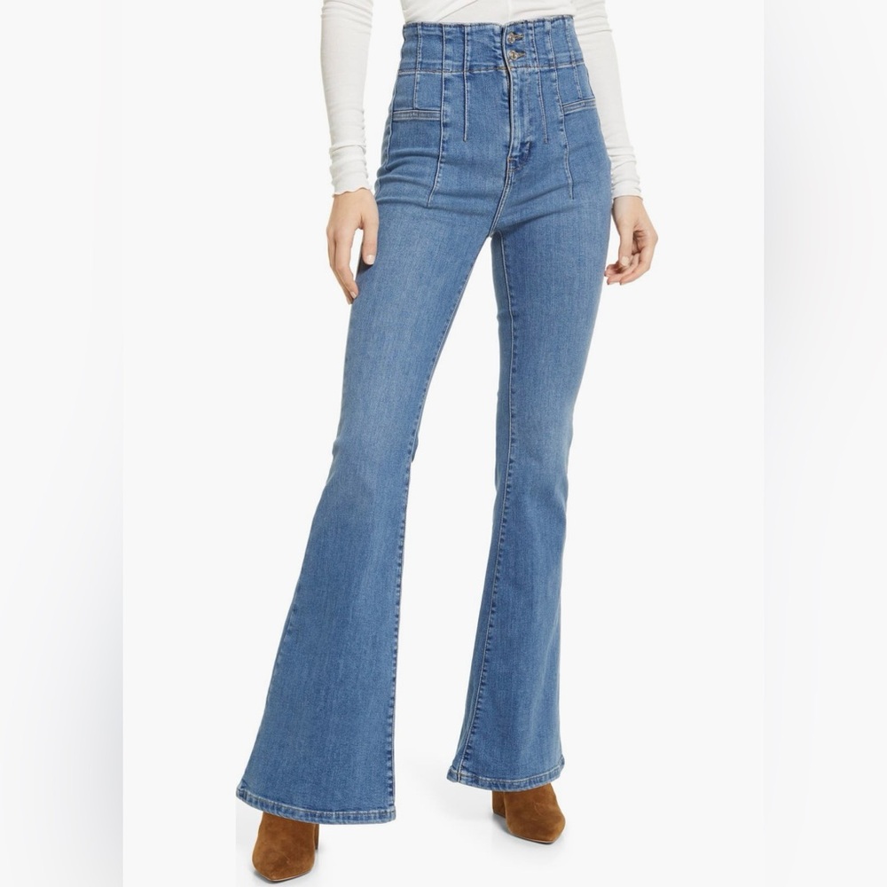 Free People “We The Free” Classic Blue Flare Jeans💙